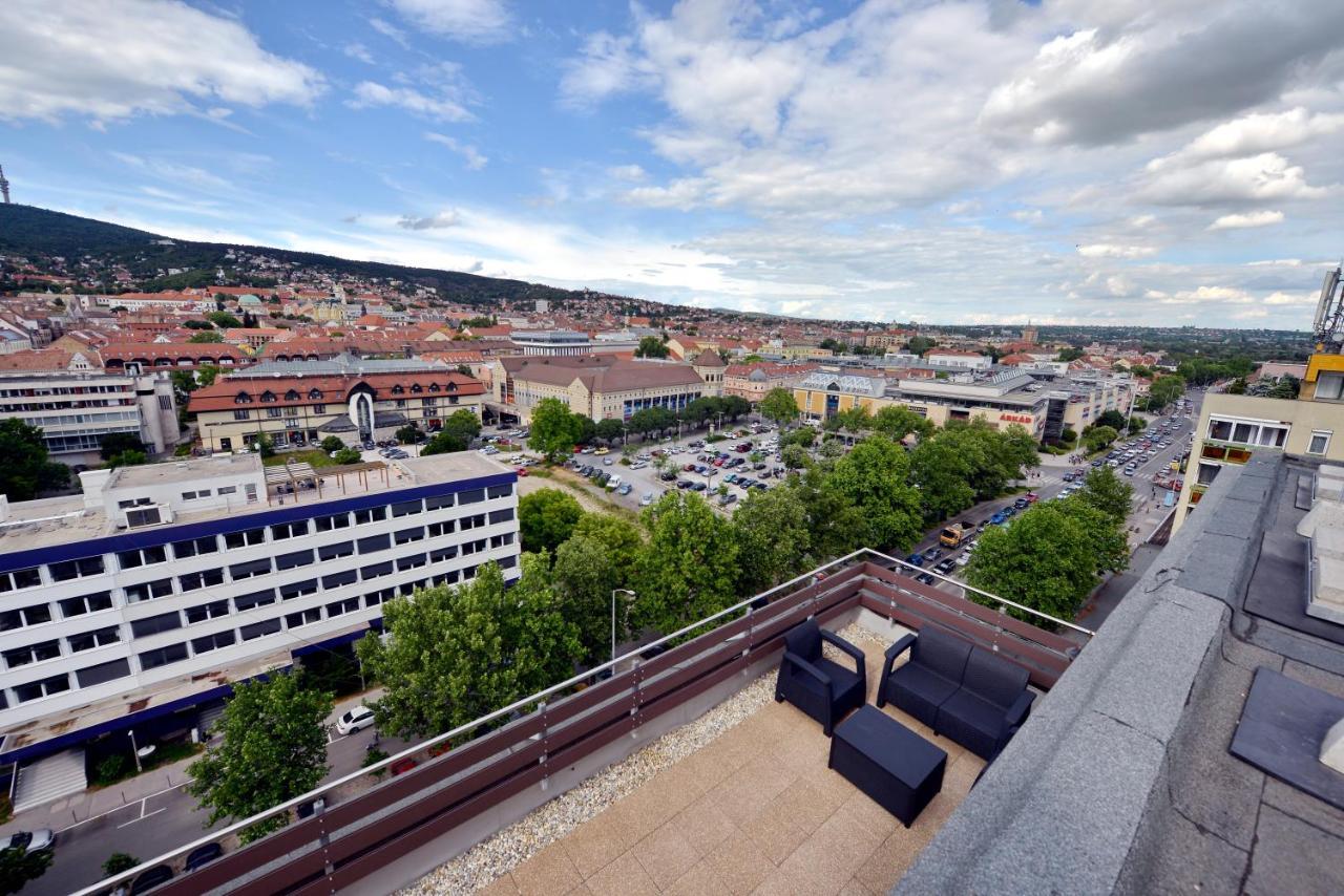 Panorama City Apartman Pécs Eksteriør billede