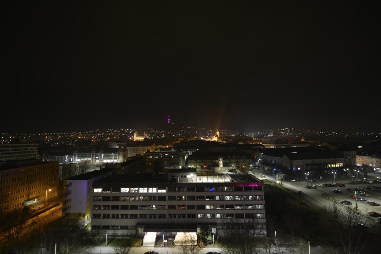 Panorama City Apartman Pécs Eksteriør billede