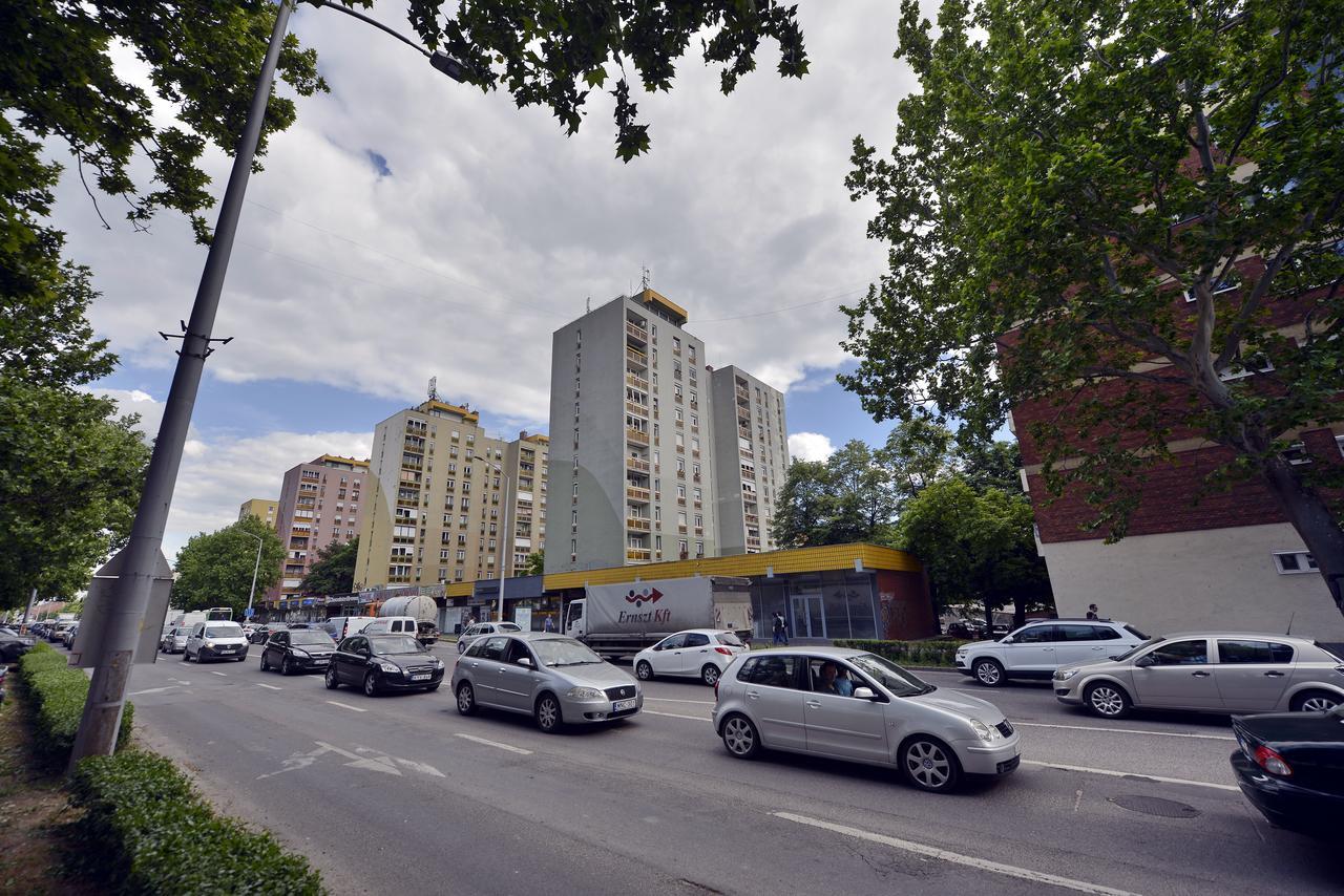 Panorama City Apartman Pécs Eksteriør billede