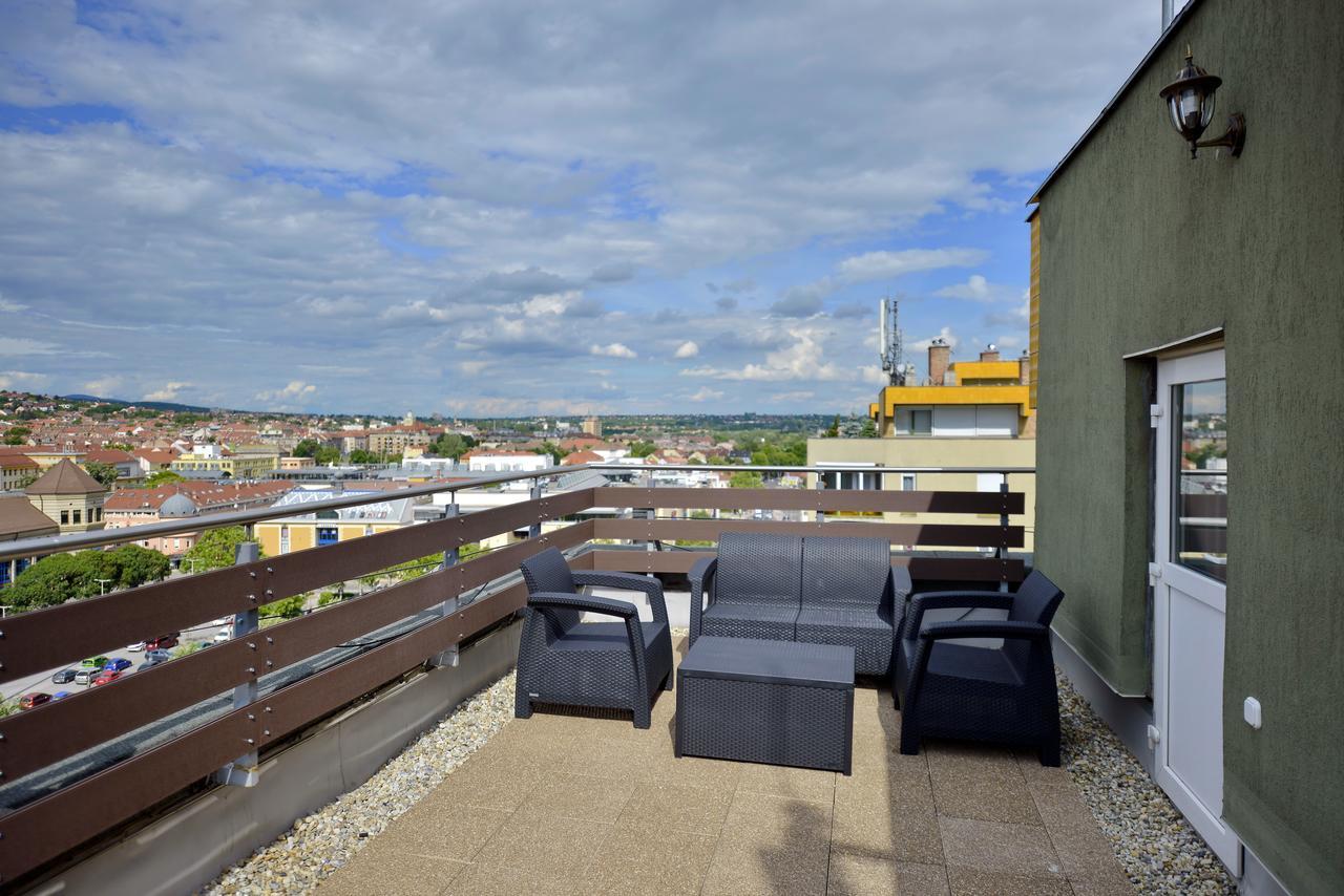 Panorama City Apartman Pécs Eksteriør billede