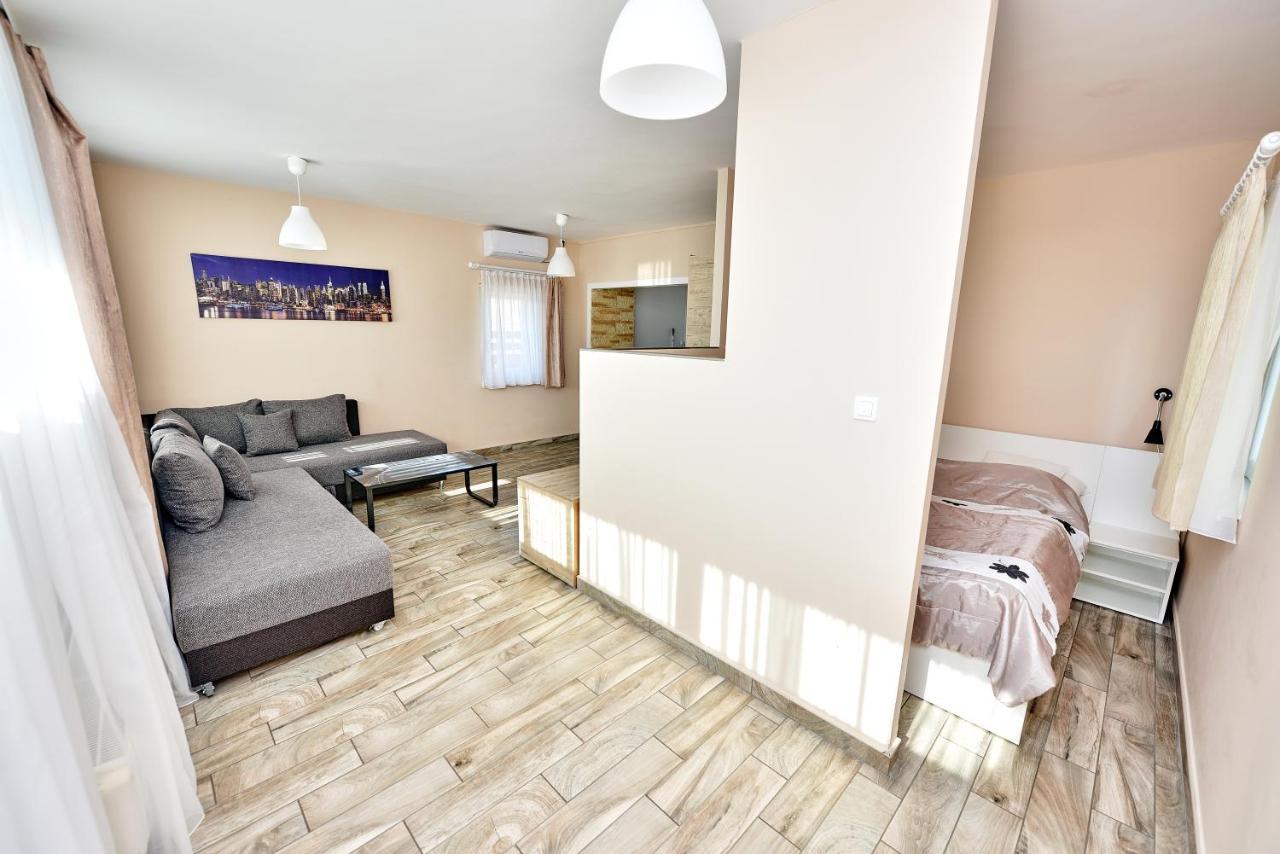 Panorama City Apartman Pécs Eksteriør billede